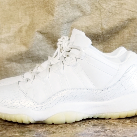 Air Jordan 11 Retro Low Premium GS Heiress 'Frost White' 897331 100 - Picture 2 of 7